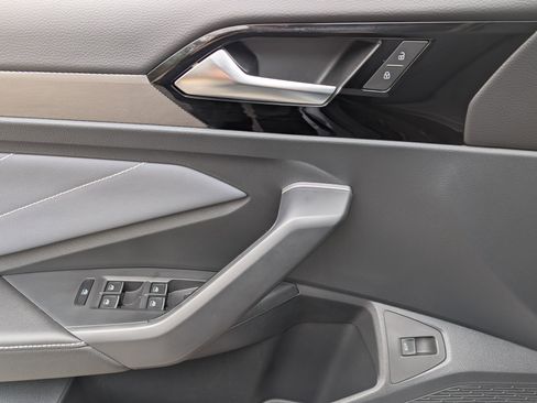 Used 2025 Volkswagen Jetta SEL image 16