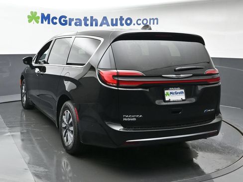 Used 2025 Chrysler Pacifica Select FWD image 32