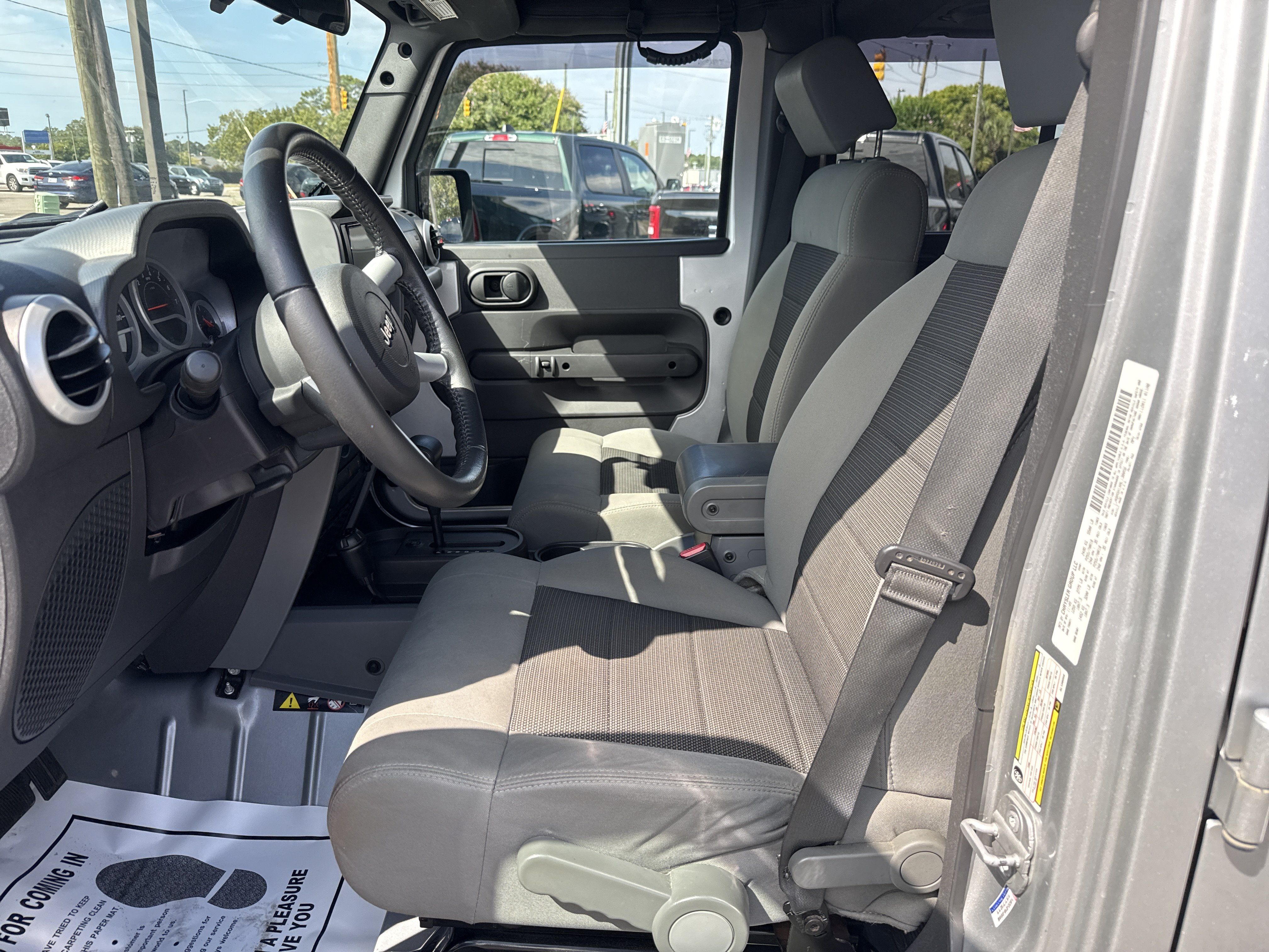 Used 2010 Jeep Wrangler Unlimited Sahara w/ Dual Top Group AWD/4WD image 15
