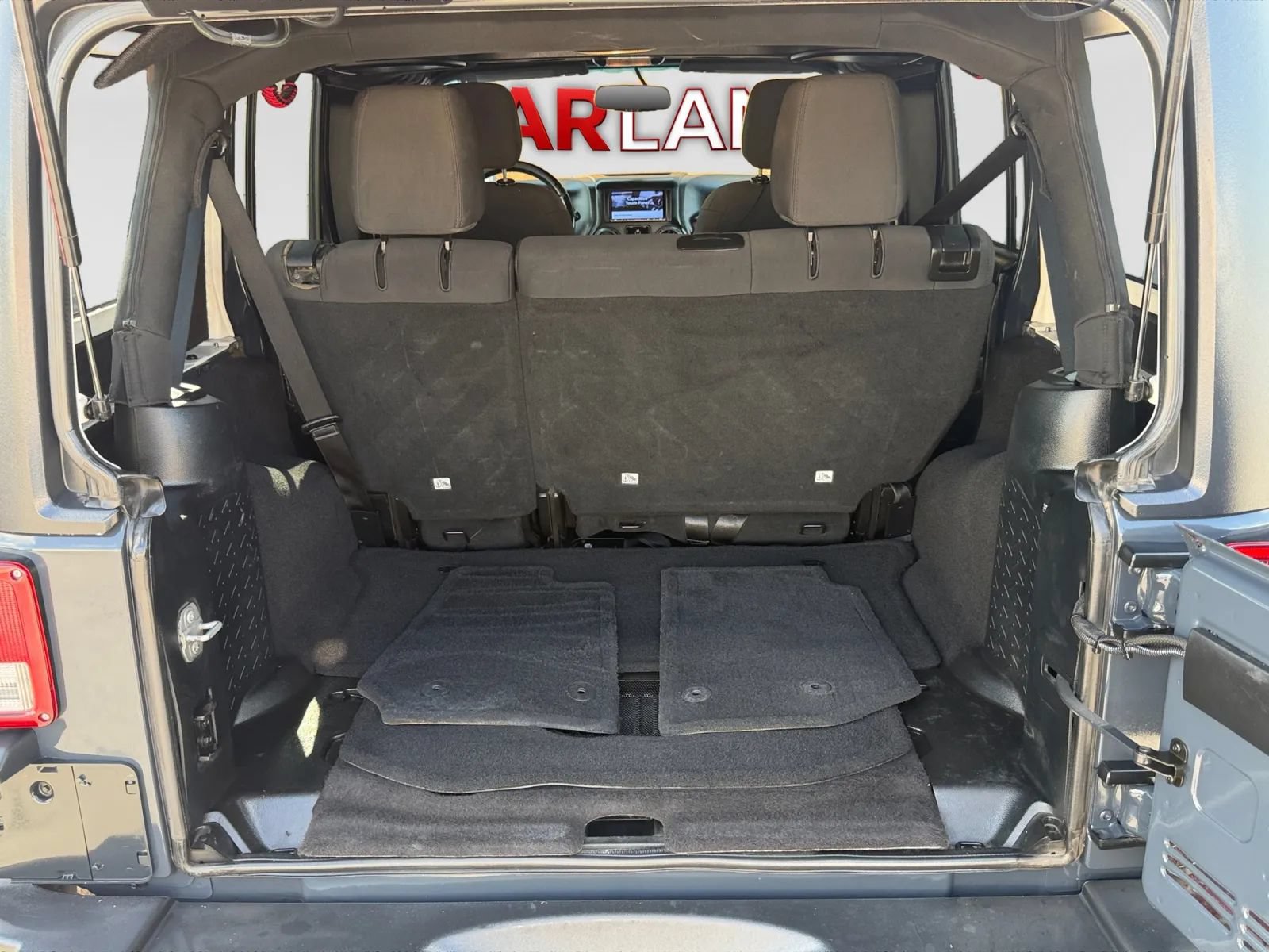 Used 2018 Jeep Wrangler Unlimited Sport S AWD/4WD image 18