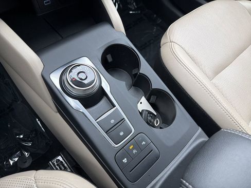 Used 2022 Ford Escape Titanium w/ Class II Trailer Tow Package image 27