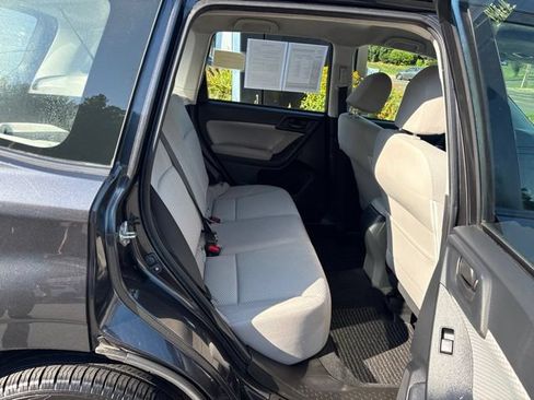Used 2017 Subaru Forester 2.5i AWD/4WD image 13