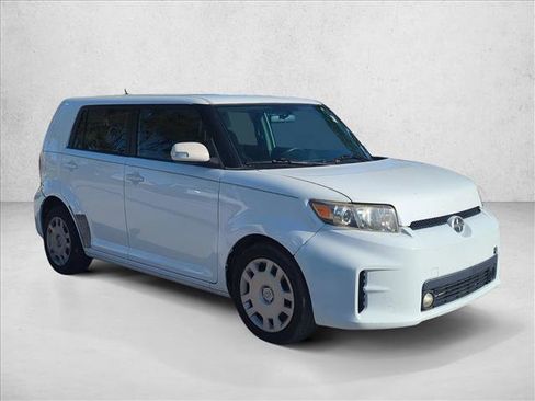 Used 2011 Scion xB FWD image 4