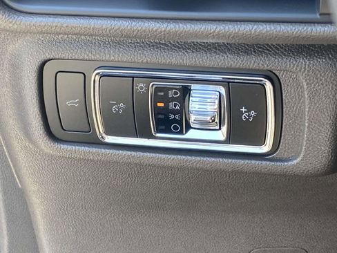 Used 2024 Lincoln Corsair FWD image 30