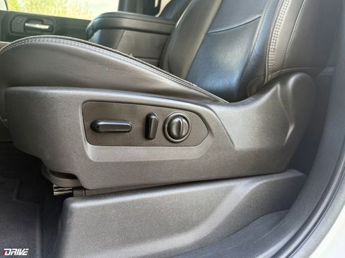 Used 2019 Chevrolet Silverado 1500 High Country w/ Technology Package AWD/4WD image 38