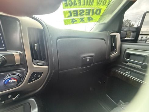 Used 2016 GMC Sierra 2500 Denali w/ Duramax Plus Package AWD/4WD image 15