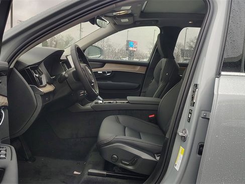 New 2026 Volvo XC90 B6 Plus image 7