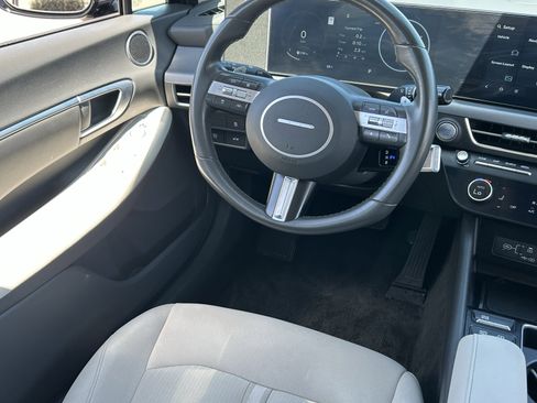 Used 2024 Hyundai Sonata SEL w/ Convenience Package FWD image 16