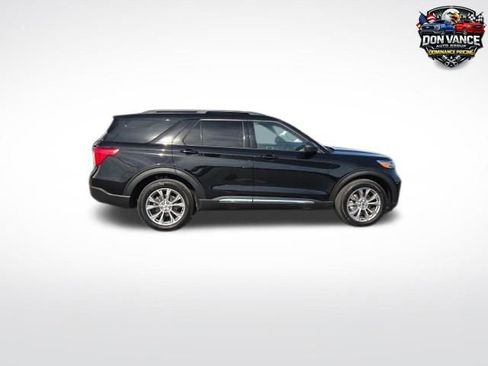 Used 2024 Ford Explorer XLT w/ Equipment Group 202A AWD/4WD image 4