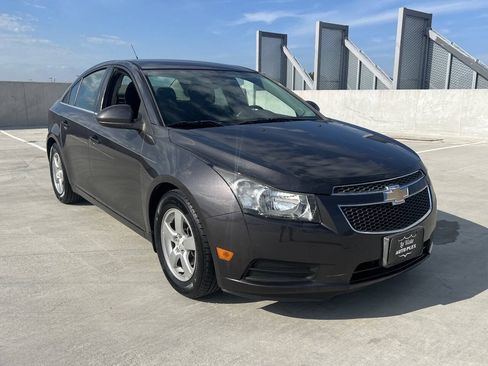 Used 2014 Chevrolet Cruze LT FWD image 3