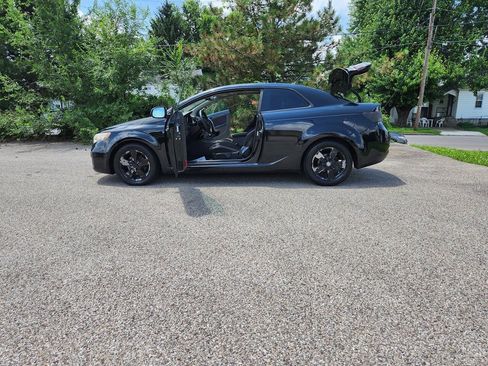Used 2011 Kia Forte Koup EX FWD image 25