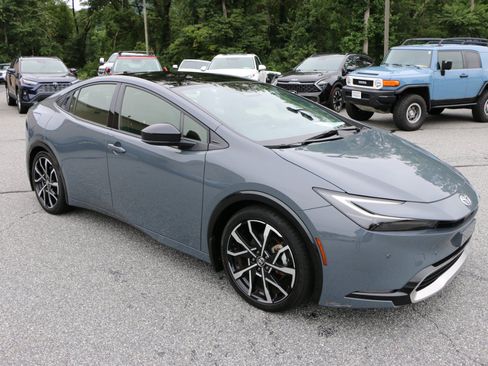 Used 2024 Toyota Prius Prime FWD image 10