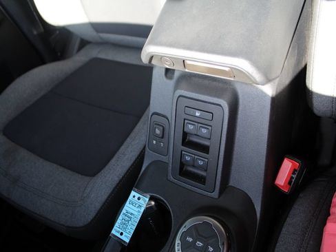 Used 2022 Ford Bronco 4-Door AWD/4WD image 17