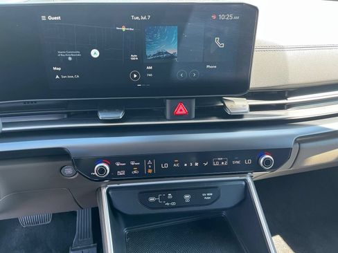 Used 2026 Kia Carnival FWD image 14