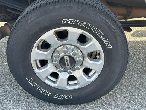 Used 2024 Ford F250 XLT w/ FX4 Off-Road Package image 7