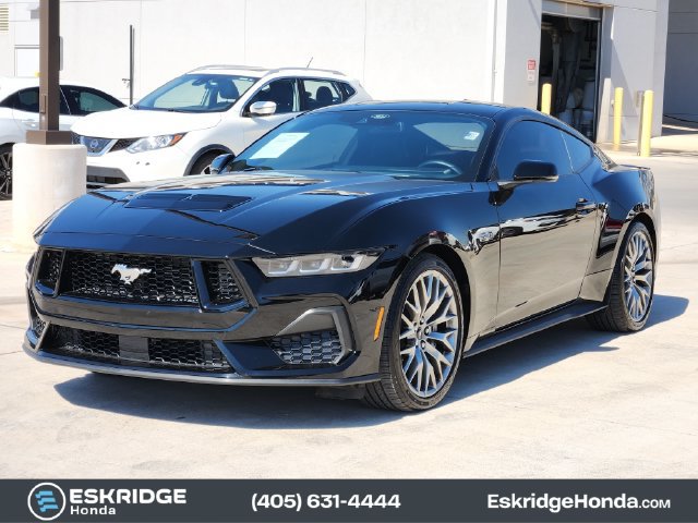 Used 2024 Ford Mustang GT Premium RWD image 3