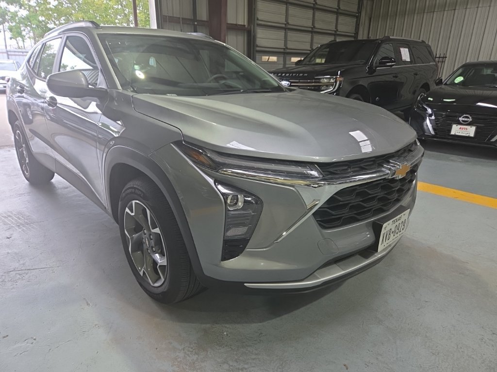 Used 2026 Chevrolet Trax LT FWD image 6