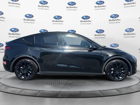 Used 2023 Tesla Model Y Long Range AWD/4WD image 6