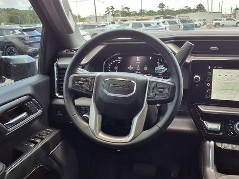Used 2024 GMC Sierra 2500 Denali w/ Denali Reserve Package AWD/4WD image 11