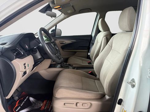 Used 2019 Honda Pilot EX image 12