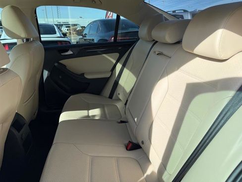 Used 2017 Volkswagen Jetta SEL image 6