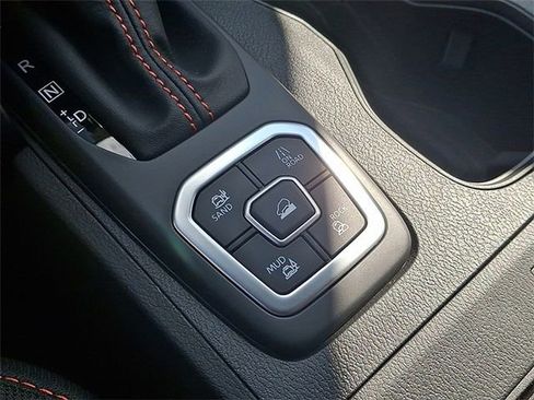 New 2026 Nissan Frontier PRO-4X w/ Pro-4x Convenience Package AWD/4WD image 42