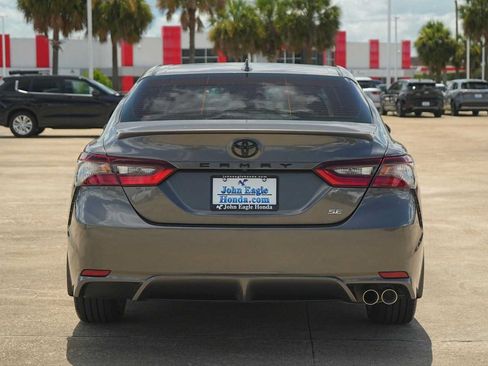 Used 2024 Toyota Camry SE FWD image 5