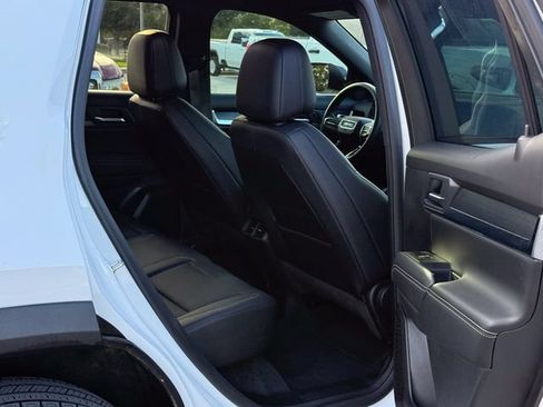 Used 2026 GMC Terrain Elevation w/ Elevation Premium Package AWD/4WD image 31