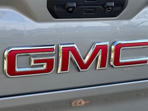 Used 2025 GMC Sierra 1500 SLT image 45