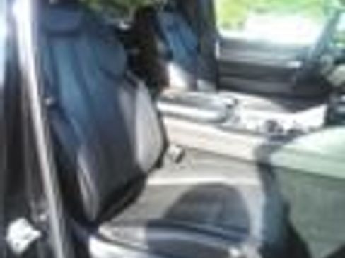 Used 2024 Jeep Wagoneer L Series II RWD image 12