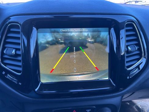 Used 2017 Jeep Compass Limited w/ Navigation Group AWD/4WD image 23