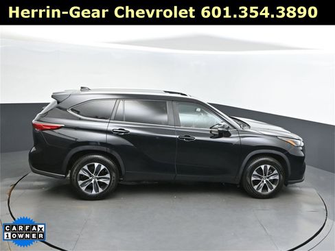Used 2023 Toyota Highlander XLE image 40