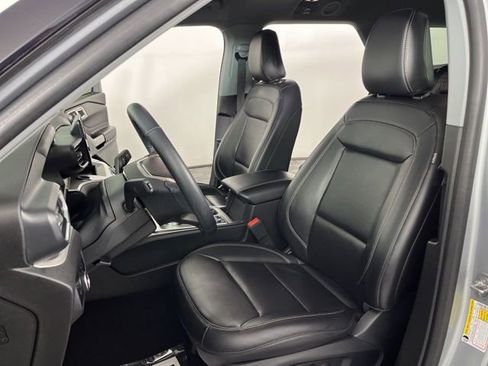 Used 2023 Ford Explorer XLT w/ Equipment Group 202A image 19