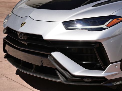 Used 2024 Lamborghini Urus Performante AWD/4WD image 27