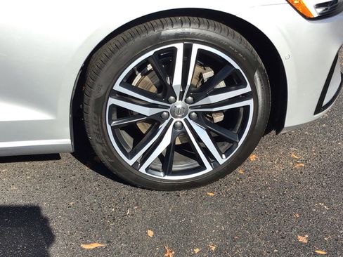 Certified 2022 Volvo S60 B5 R-Design w/ Protection Package Premier image 13