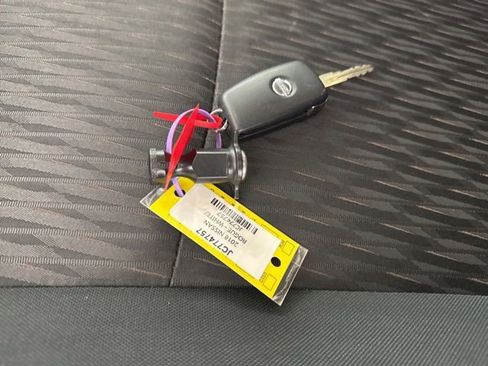 Used 2018 Nissan Rogue S FWD image 27