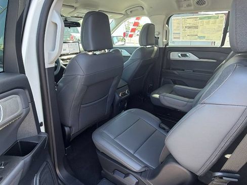 New 2026 Ford Explorer Active w/ Active Comfort Package RWD image 26