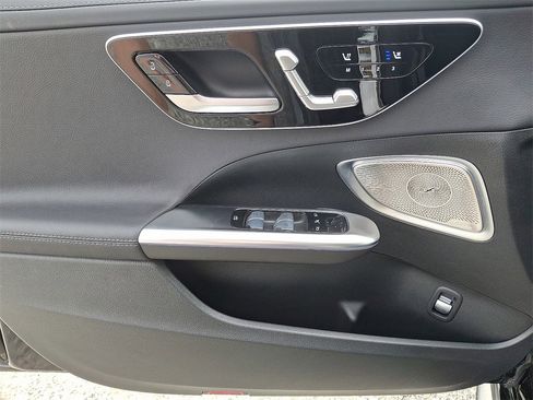 Certified 2025 Mercedes-Benz C 300 4MATIC Sedan image 12