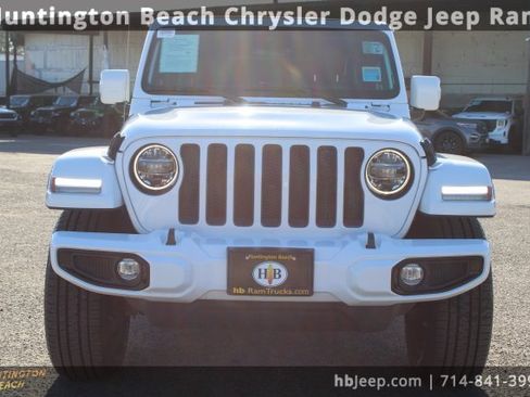 Used 2021 Jeep Wrangler Unlimited Sahara image 2