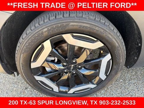 Used 2025 Kia Telluride S FWD image 9