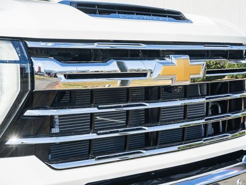 New 2026 Chevrolet Silverado 3500 LTZ w/ LTZ Convenience Package image 13