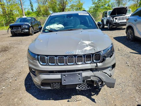 Used 2024 Jeep Compass Latitude w/ Altitude Special Edition AWD/4WD image 2