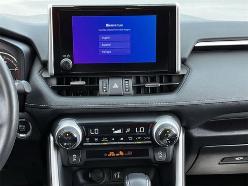 Used 2023 Toyota RAV4 XLE Premium image 15