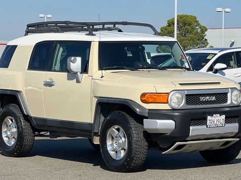 Used 2009 Toyota FJ Cruiser 4WD image 5