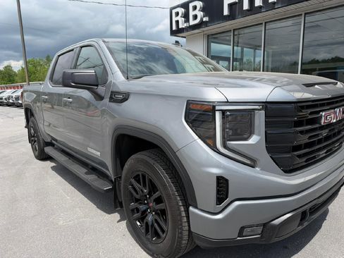 Used 2025 GMC Sierra 1500 Elevation AWD/4WD image 4