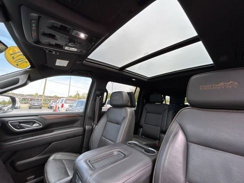 Used 2021 Chevrolet Suburban High Country AWD/4WD image 47