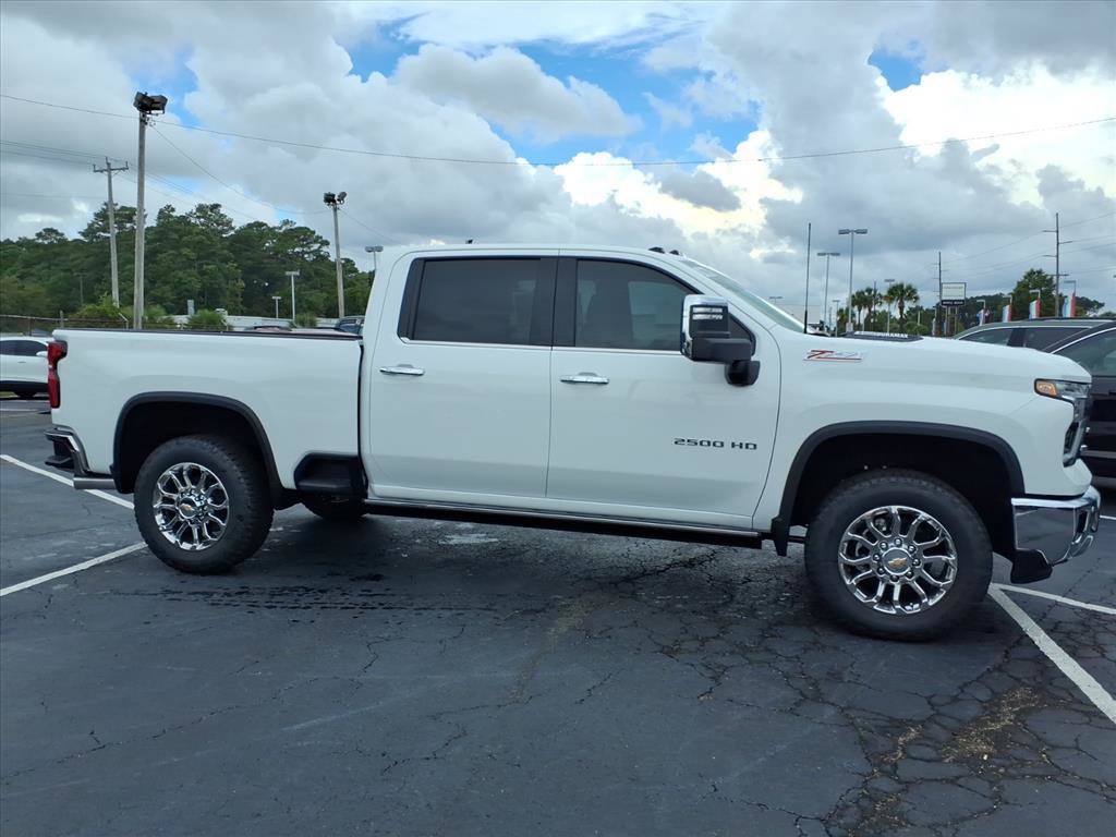 New 2026 Chevrolet Silverado 2500 LTZ w/ LTZ Convenience Package AWD/4WD image 2