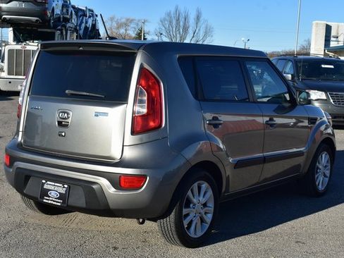 Used 2013 Kia Soul + w/ Audio Pkg image 8
