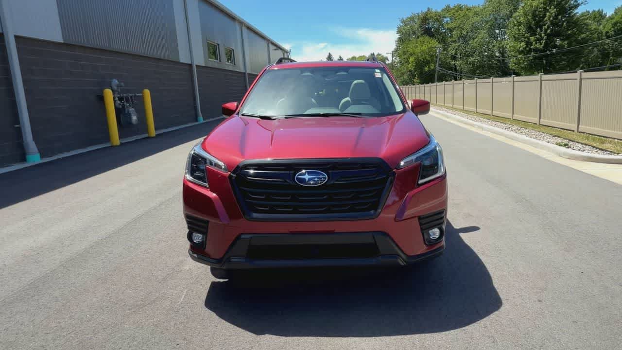Used 2024 Subaru Forester Premium AWD/4WD image 2