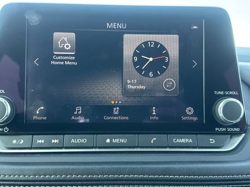 Certified 2025 Nissan Rogue SV FWD image 42